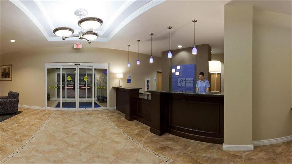 Holiday Inn Express Lake Wales North-Winter Haven By Ihg Waverly Екстер'єр фото